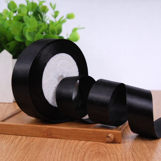 Satenska traka crna 25mm